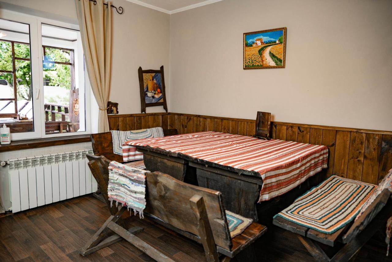 Dniprovskiy Dvir Stari Kodaky Buitenkant foto