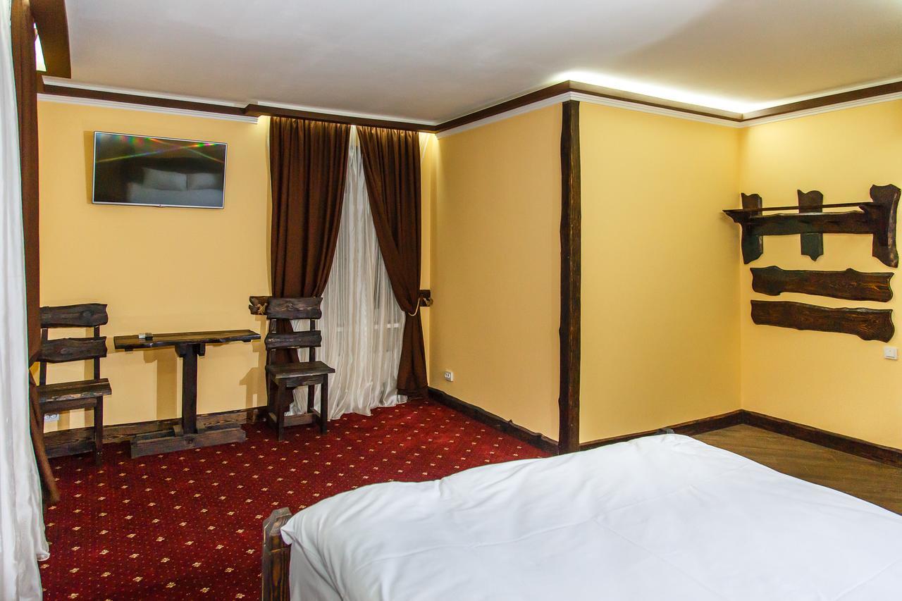 Dniprovskiy Dvir Stari Kodaky Kamer foto